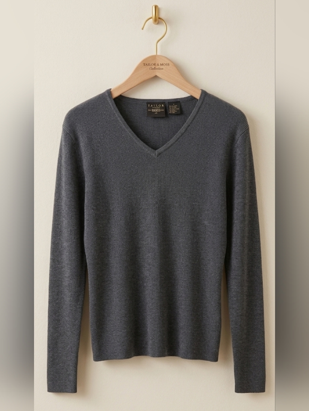 B. Moss Tailor V-Neck Sweater Size Medium